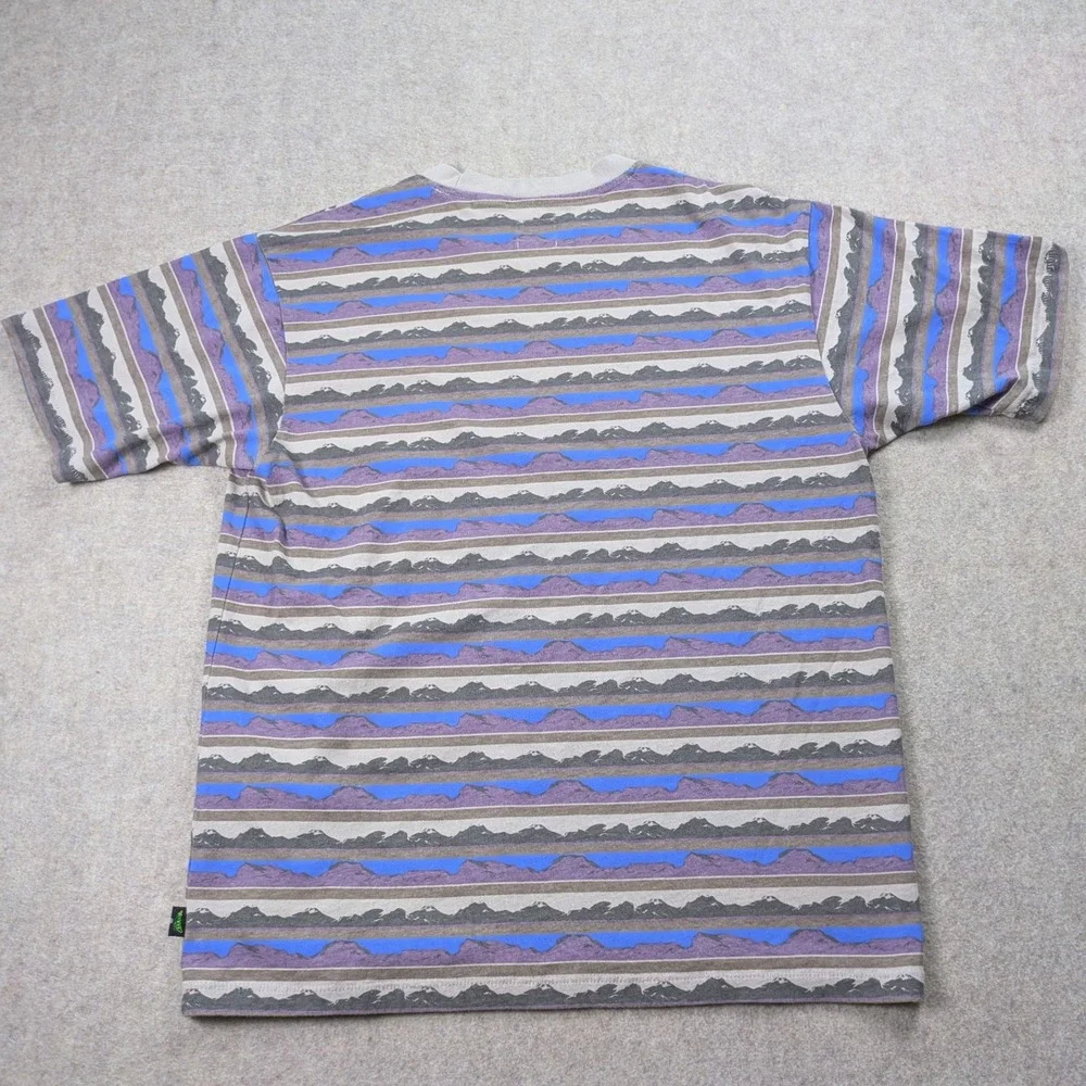Levi's Red‎ Tab Vintage T-Shirt Size Small Relaxed Fit Mountain Line AOP Skater
